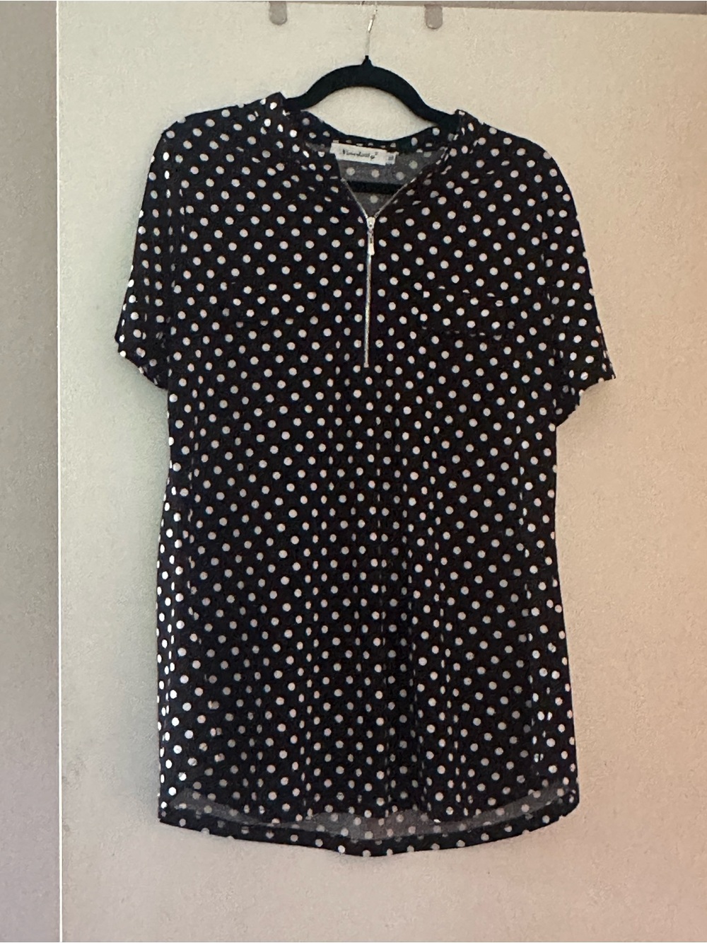 Polka Dot Short Sleeve Zip-Front Blouse - Black/White